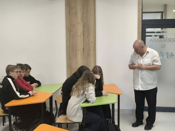 606010764_886924750516561_8977942025739809555_n