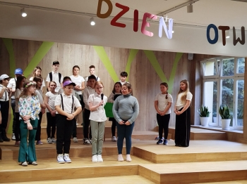 645755944_1715562299407352_3941881362468916915_n