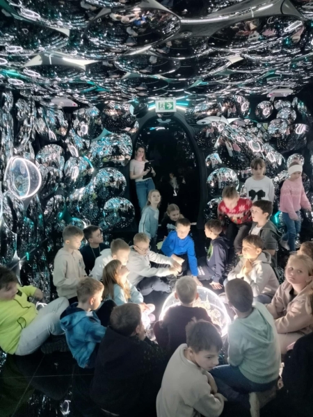 Mikołajkowa przygoda klas 2a, 2b i 2c w Fabryce Bombek w Staszowie! 