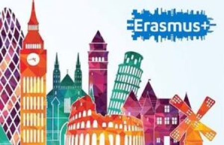 Praca klasy dwujęzycznej w ramach projektu Erasmus+ realizowanego w naszej szkol...